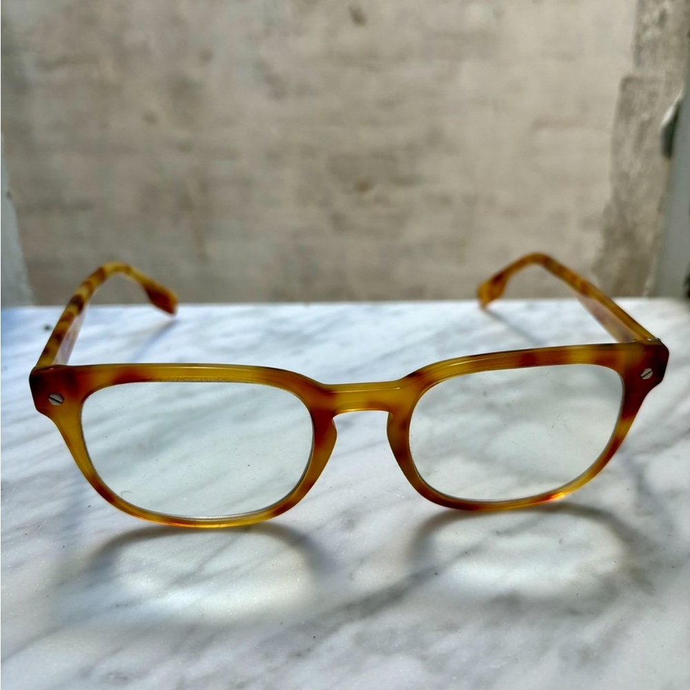 Burberry eyeglasses. Tortoiseshell Square Glasses